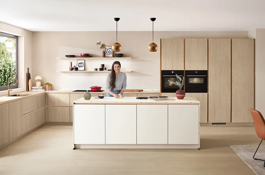 Cuisine équipée Structura en décor chêne de Côme, de style minimaliste, naturel et scandinave, vue 1 sur 5