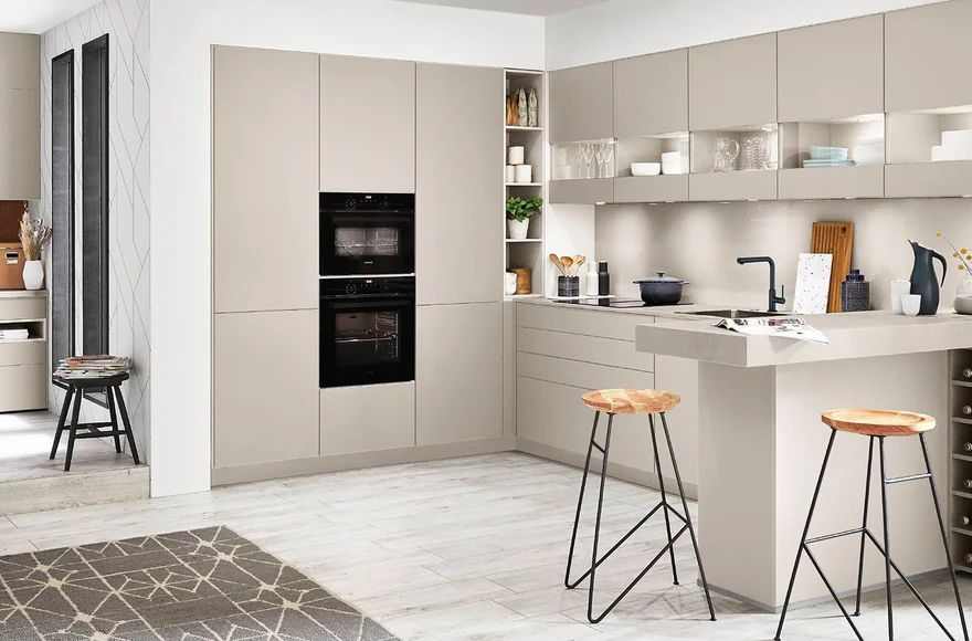 Cuisine équipée Laser en sable fin, de style minimaliste, vue 1 sur 5