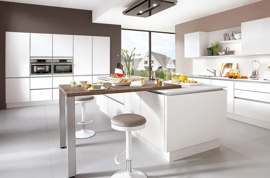 Cuisine équipée Laser en blanc alpin, de style minimaliste, vue 1 sur 5