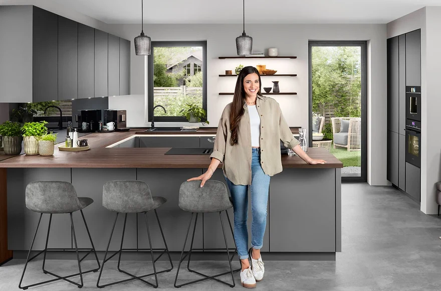 Cuisine équipée Senso en gris ardoise mat premium, de style minimaliste, vue 1 sur 6