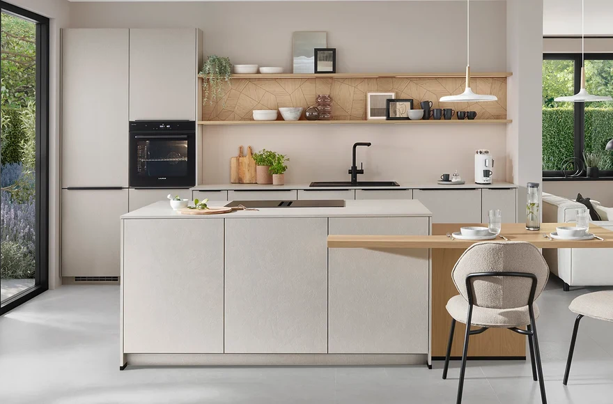 Cuisine équipée Look en sable structuré, de style minimaliste et scandinave, vue 1 sur 6