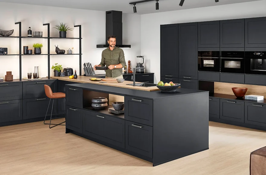 Cuisine équipée Nordic en laque, noir Perfect mat, de style cottage et industriel, vue 1 sur 6