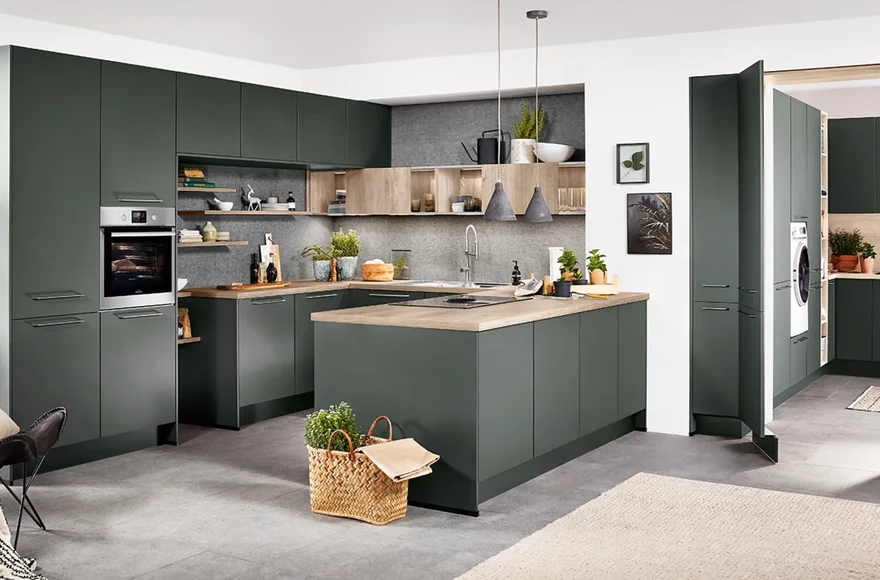 Cuisine équipée Easytouch en vert minéral ultra-mat, de style moderne, vue 1 sur 5