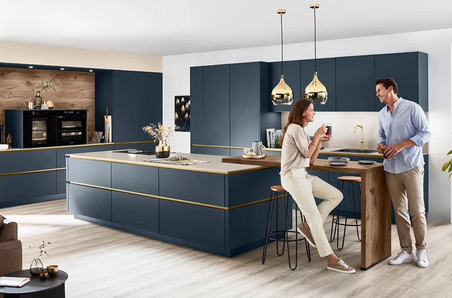 Cuisine équipée Easytouch en bleu fjord ultra-mat, de style minimaliste et industriel, vue 1 sur 6